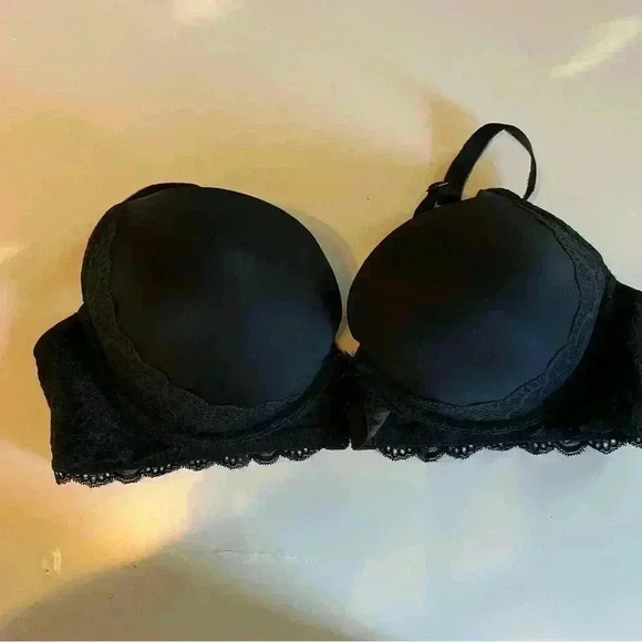 Torrid Black Bra with Lace Trim Full Coverage Size 42C - Picture 1 of 7